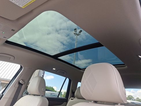 Certified 2025 Volkswagen Atlas SEL Premium R-Line image 15