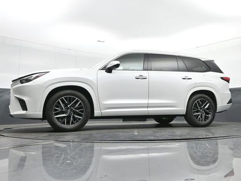 Used 2024 Lexus TX 350 FWD image 16