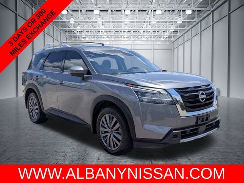 Used 2024 Nissan Pathfinder SL w/ SL Premium Package FWD image 1