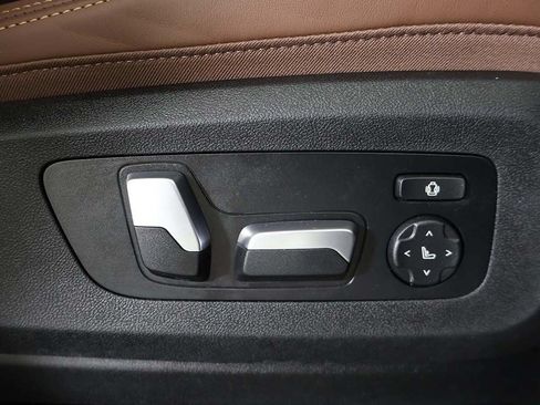 Used 2025 BMW X5 xDrive40i w/ Premium Essential Package AWD/4WD image 39