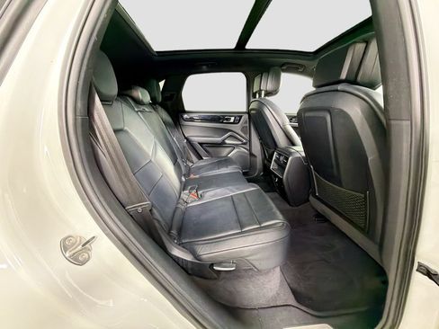 Used 2019 Porsche Cayenne AWD/4WD image 29
