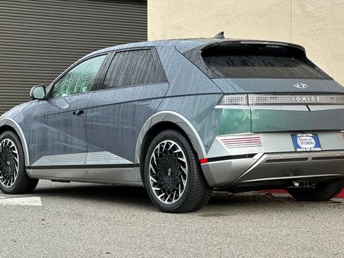 Used 2024 Hyundai Ioniq 5 Limited image 6