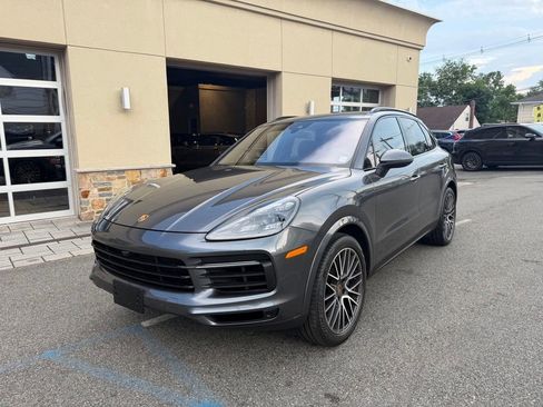 Used 2022 Porsche Cayenne S Platinum AWD/4WD image 3