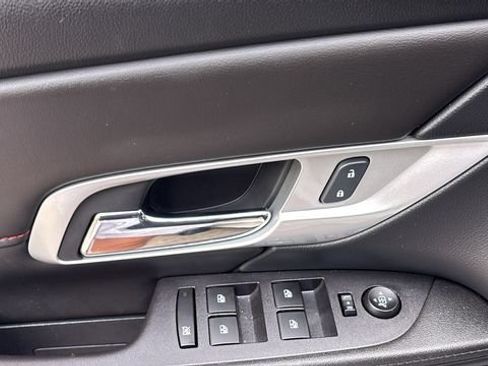 Used 2017 GMC Terrain SLT w/ Open Road Package FWD image 9