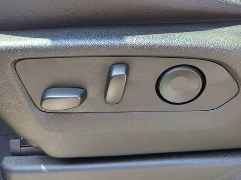 Used 2025 Chevrolet Tahoe LT w/ Comfort Package image 30