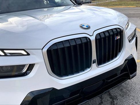 Used 2025 BMW X7 M60i w/ Climate Comfort Package AWD/4WD image 28
