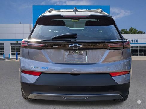 Used 2023 Chevrolet Bolt EUV Premier w/ Sun & Sound Package image 5