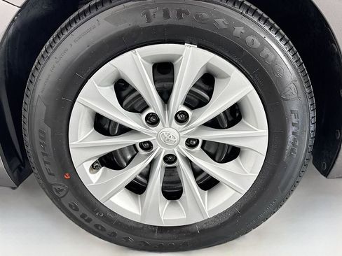 Used 2015 Toyota Camry LE image 32