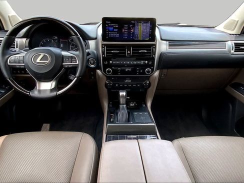 Used 2022 Lexus GX 460 Luxury w/ Sport Design Package AWD/4WD image 16