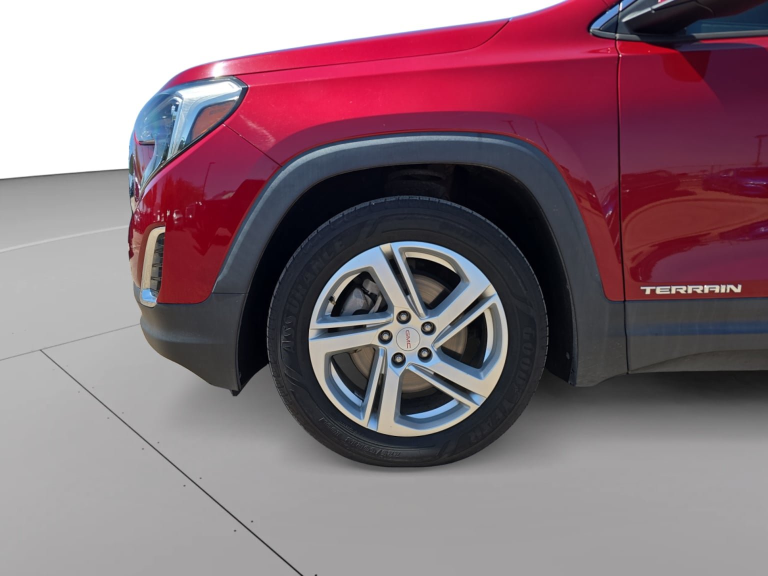 Used 2019 GMC Terrain SLE w/ Driver Convenience Package FWD image 9