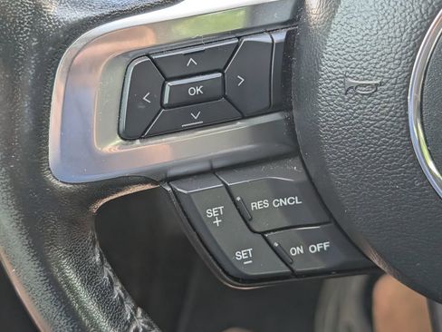 Used 2017 Ford Mustang GT RWD image 13
