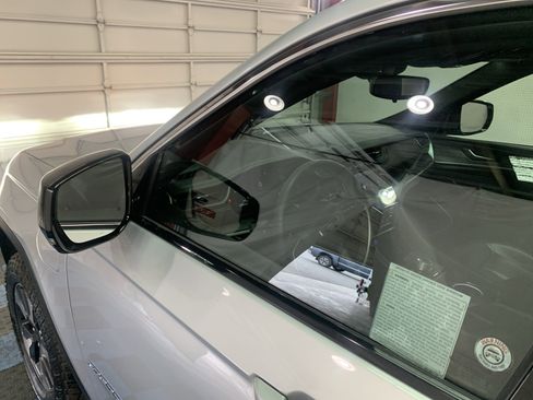 Used 2024 Jeep Grand Cherokee Limited 4xe image 11