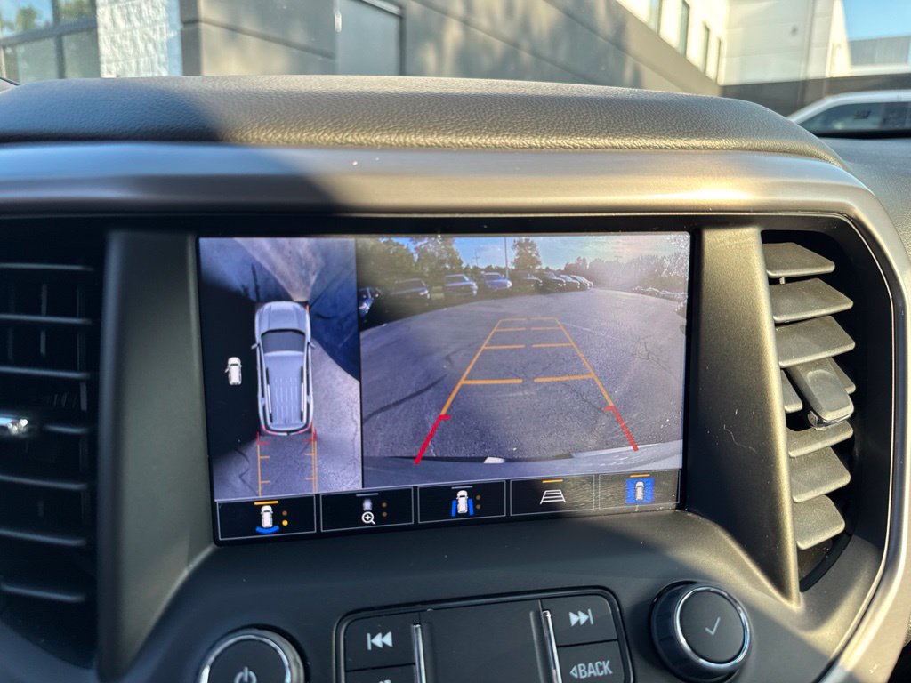Used 2023 GMC Acadia AT4 w/ Technology Package AWD/4WD image 19