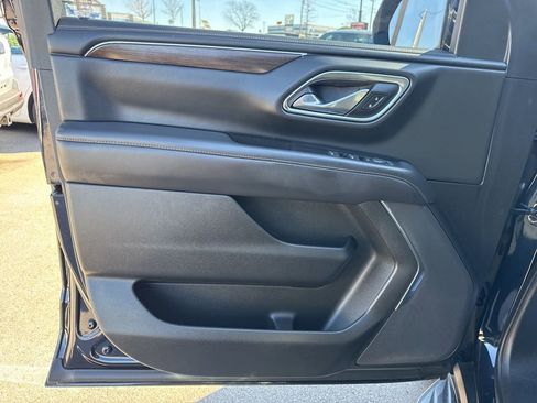 Used 2022 GMC Yukon SLE image 10