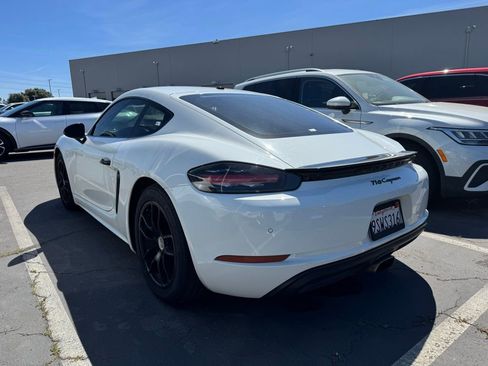 Used 2018 Porsche 718 Cayman image 4