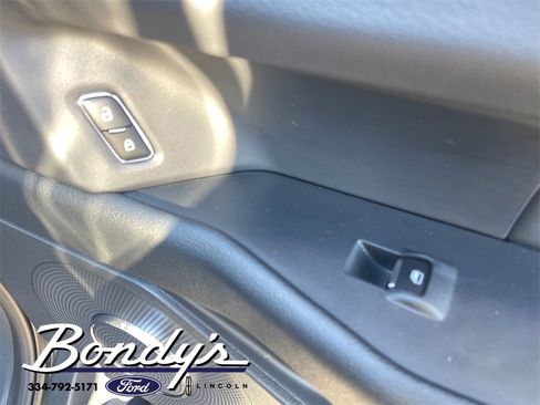 Used 2022 Ford Expedition Limited image 20