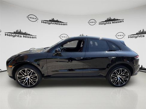 Used 2023 Porsche Macan Turbo AWD/4WD image 2