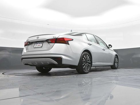 Used 2023 Nissan Altima 2.5 SV image 41