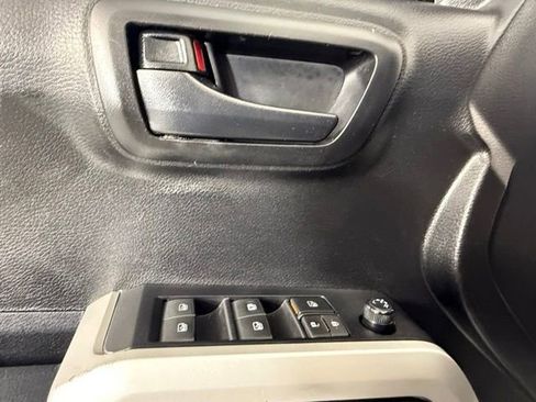 Used 2021 Toyota Tacoma SR5 RWD image 20