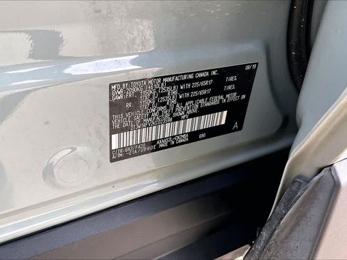 Used 2019 Toyota RAV4 XLE w/ Convenience Package FWD image 37