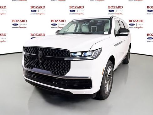 New 2026 Lincoln Navigator L Reserve AWD/4WD image 4