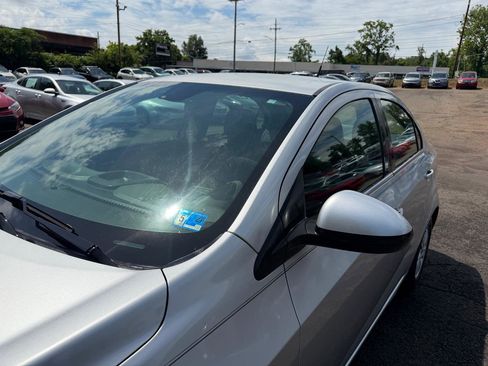 Used 2013 Chevrolet Sonic LT FWD image 9