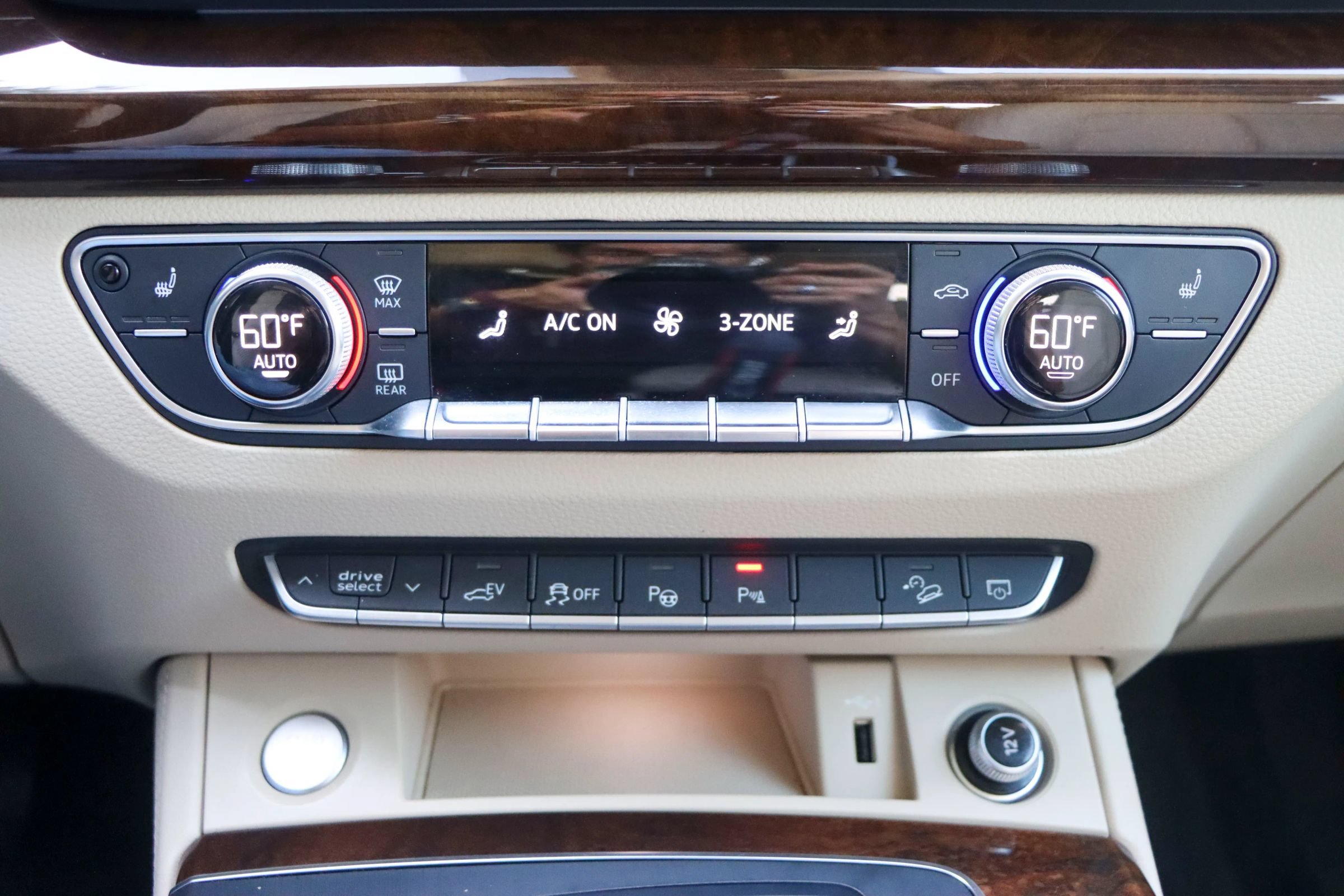 Used 2020 Audi Q5 e Prestige w/ Prestige Package AWD/4WD image 43