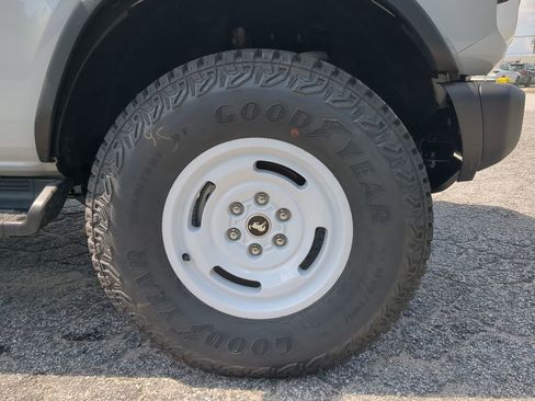 New 2026 Ford Bronco Heritage Edition AWD/4WD image 9