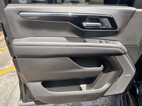 Used 2025 Chevrolet Suburban RST w/ Comfort Package RWD image 20
