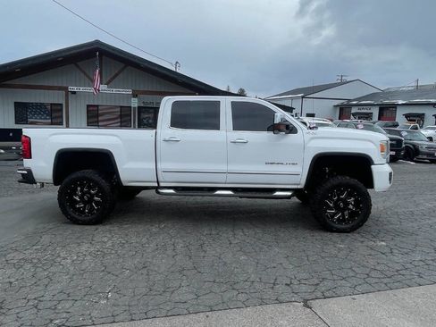 Used 2015 GMC Sierra 2500 Denali w/ Duramax Plus Package image 6