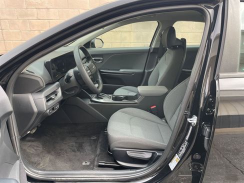 Used 2025 Kia K4 LXS image 25