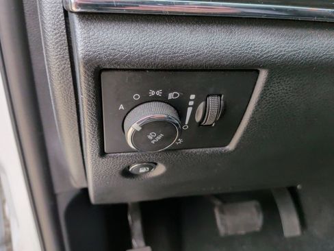 Used 2020 Jeep Grand Cherokee Limited image 15