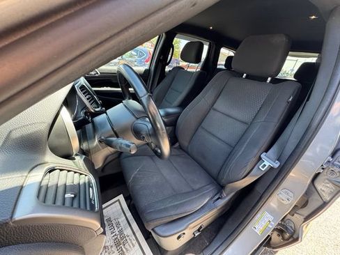 Used 2018 Jeep Grand Cherokee Laredo AWD/4WD image 9