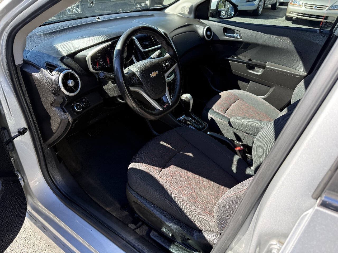 Used 2017 Chevrolet Sonic LT w/ Convenience Package FWD image 8