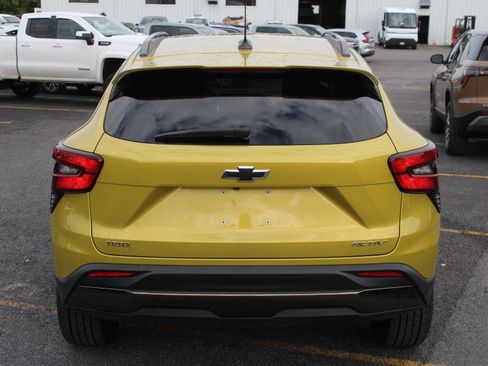 Used 2024 Chevrolet Trax ACTIV w/ Sunroof Package FWD image 6