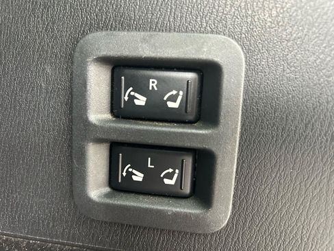 Used 2016 INFINITI QX80 4WD w/ Deluxe Technology Package image 22