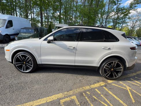 Used 2021 Porsche Cayenne AWD/4WD image 8