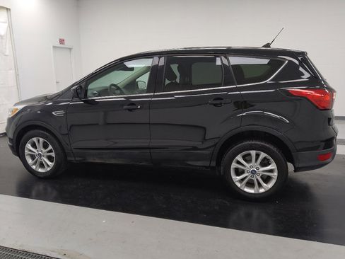 Used 2019 Ford Escape SE FWD image 3