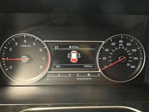 Used 2023 Kia Sorento LX AWD/4WD image 29