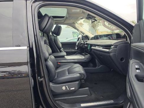 Used 2025 Lincoln Navigator L Reserve AWD/4WD image 8
