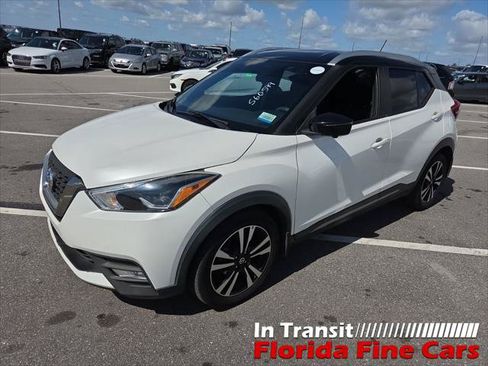 Used 2019 Nissan Kicks SR FWD image 1