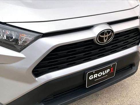 Used 2022 Toyota RAV4 LE image 28