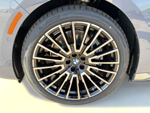 New 2026 BMW i7 xDrive60 w/ Executive Package AWD/4WD image 10