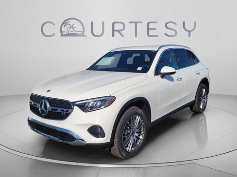 Certified 2026 Mercedes-Benz GLC 300 image 1