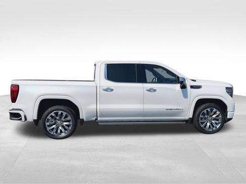 Used 2025 GMC Sierra 1500 Denali w/ Denali Reserve Package AWD/4WD image 9