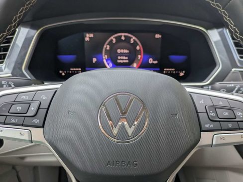 Used 2023 Volkswagen Tiguan SE FWD image 29