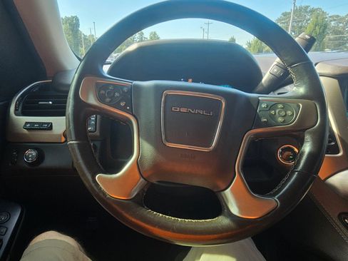 Used 2019 GMC Yukon XL Denali w/ Denali Ultimate Package RWD image 13