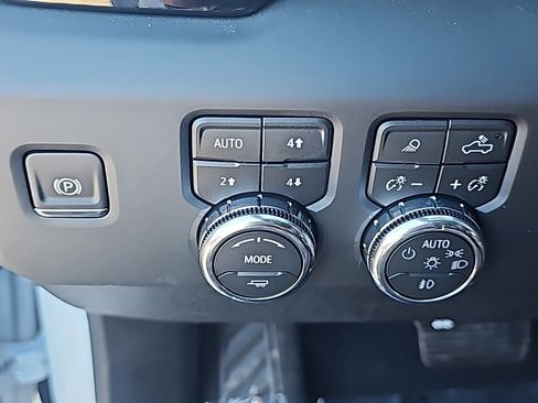 New 2026 GMC Sierra 3500 Denali Ultimate image 17