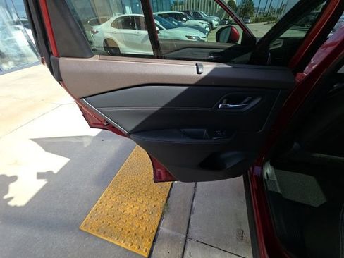 Used 2023 Nissan Rogue SL w/ SL Premium Package image 23