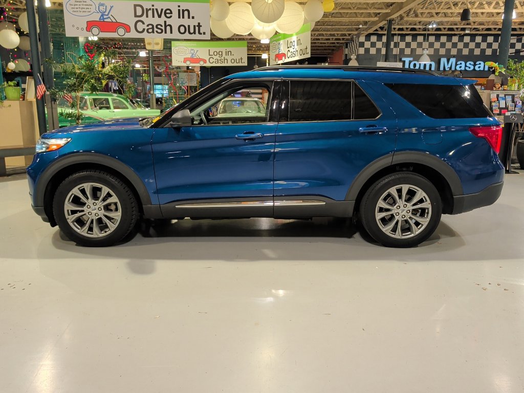Used 2022 Ford Explorer XLT w/ Equipment Group 202A AWD/4WD image 18
